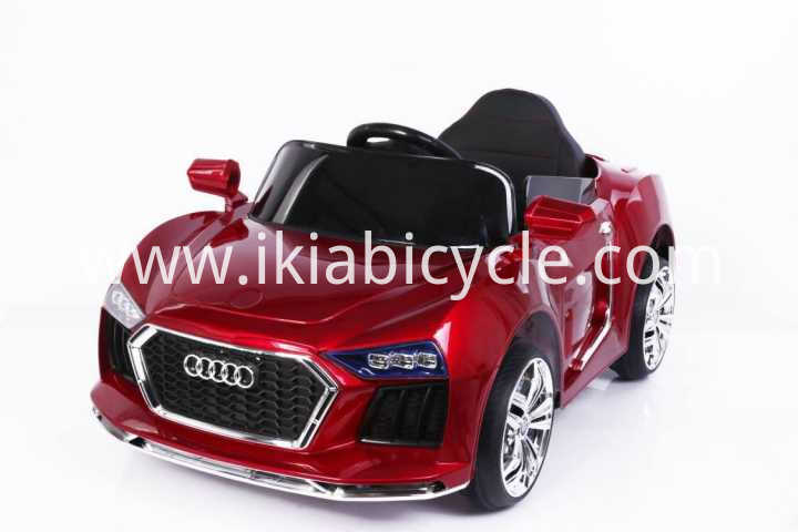 Įkraunamos baterijos vaikų automobiliai